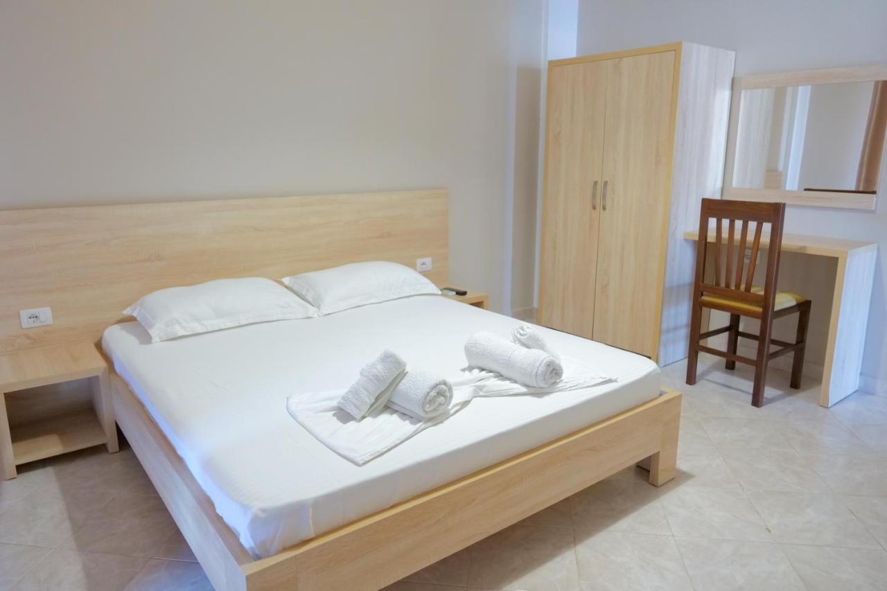Hotel Edola Sarandë Exterior foto