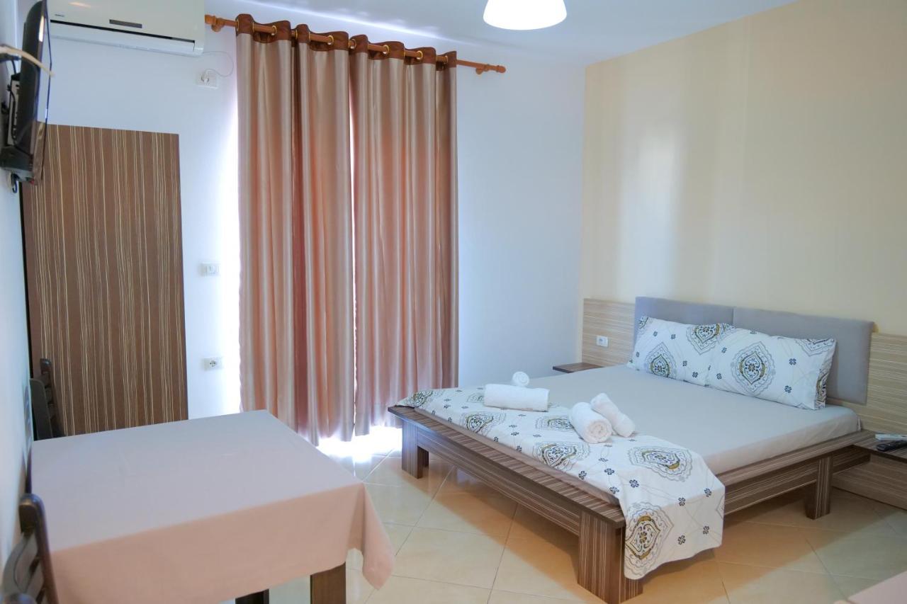 Hotel Edola Sarandë Exterior foto