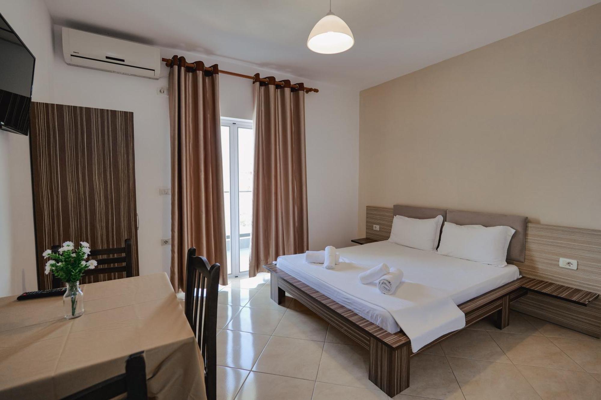 Hotel Edola Sarandë Exterior foto